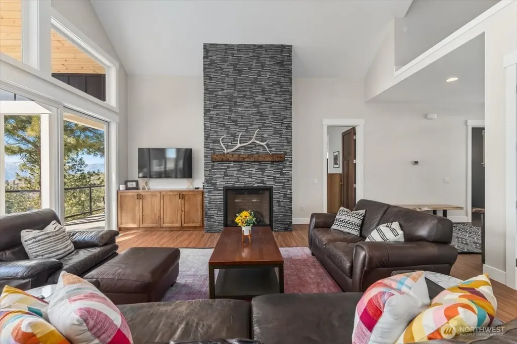 1114 Blazing Star Lane Chelan WA 98816