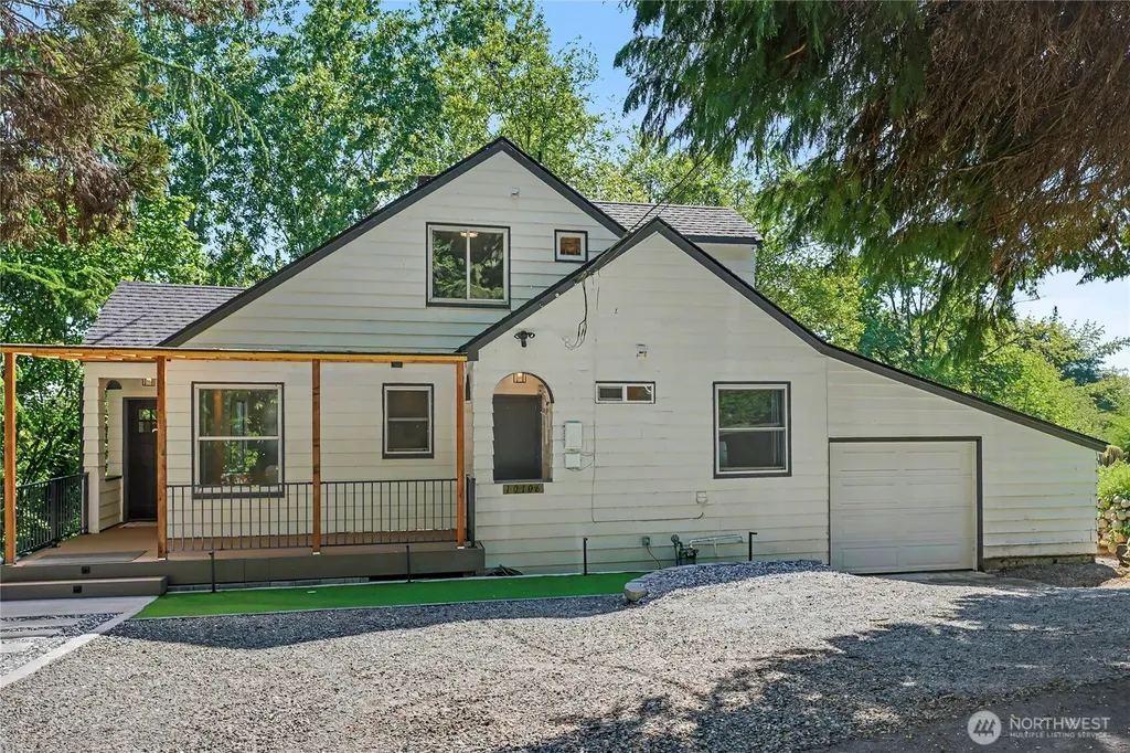 10106 16th Avenue S Seattle WA 98168