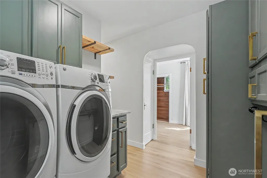 10106 16th Avenue S Seattle WA 98168