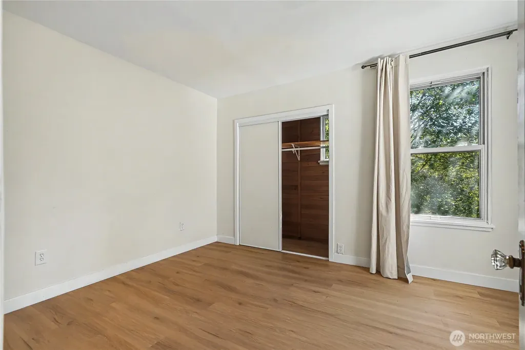 10106 16th Avenue S Seattle WA 98168