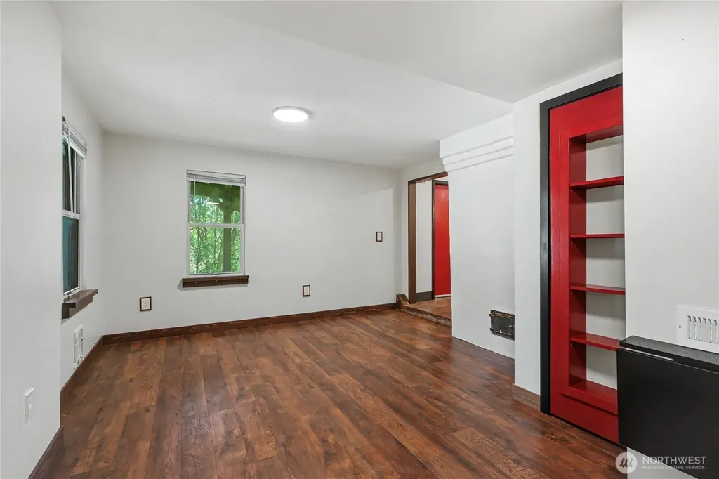 10106 16th Avenue S Seattle WA 98168