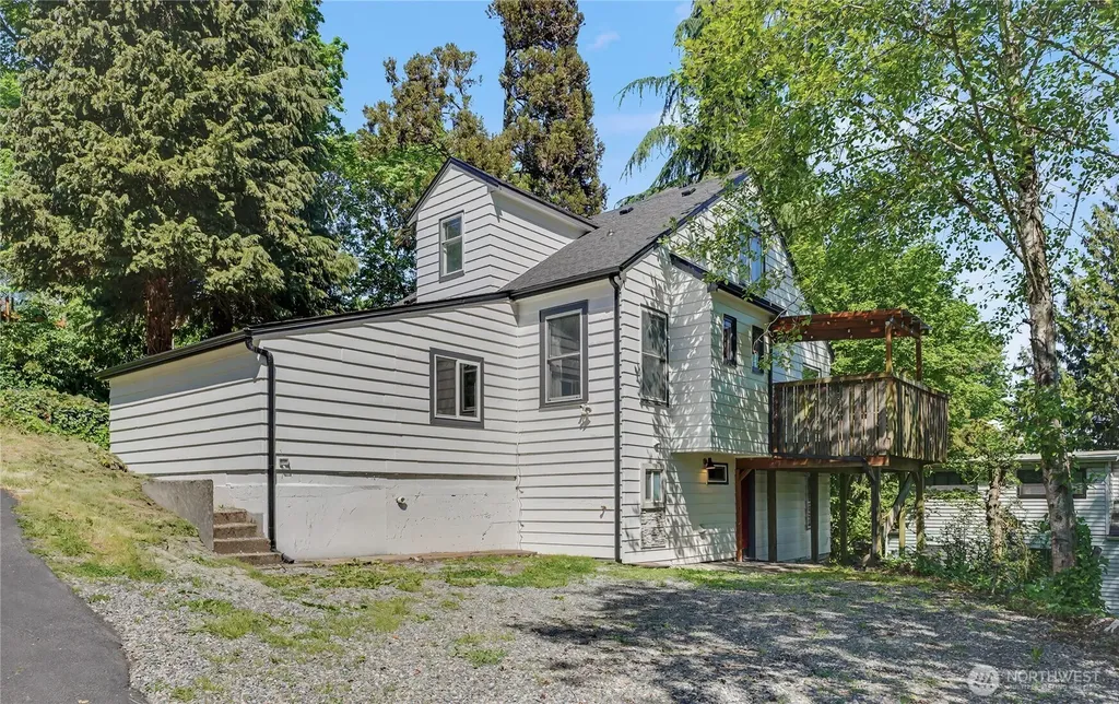 10106 16th Avenue S Seattle WA 98168