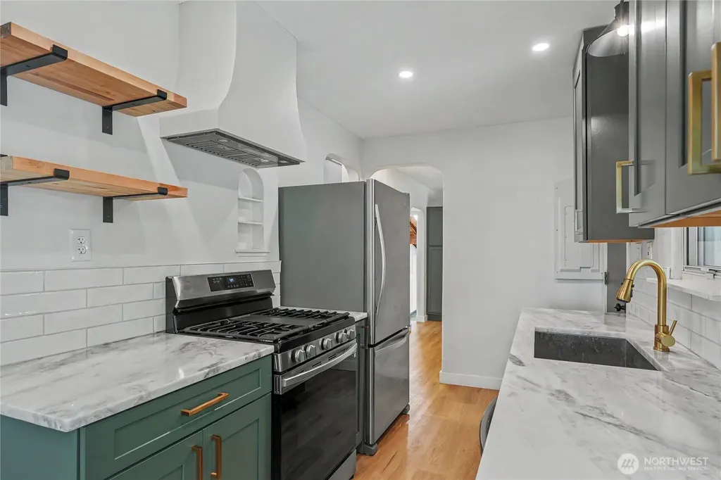10106 16th Avenue S Seattle WA 98168