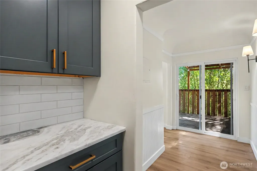 10106 16th Avenue S Seattle WA 98168