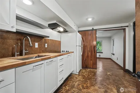 10106 16th Avenue S Seattle WA 98168