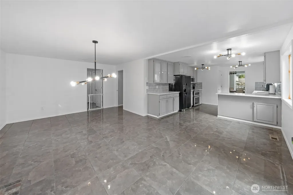 6302 81st Street E Puyallup WA 98371