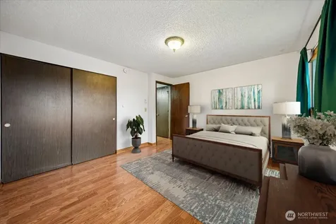 1022 E 56th Street Tacoma WA 98404