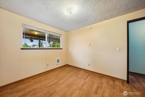 1022 E 56th Street Tacoma WA 98404