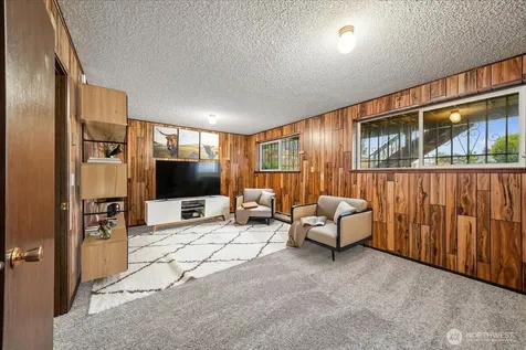 1022 E 56th Street Tacoma WA 98404