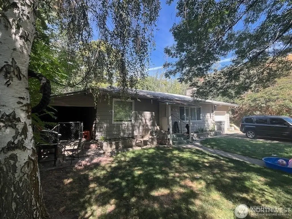 1822 S Wenatchee Avenue Wenatchee WA 98801
