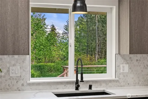27716 114th Avenue E Graham WA 98338