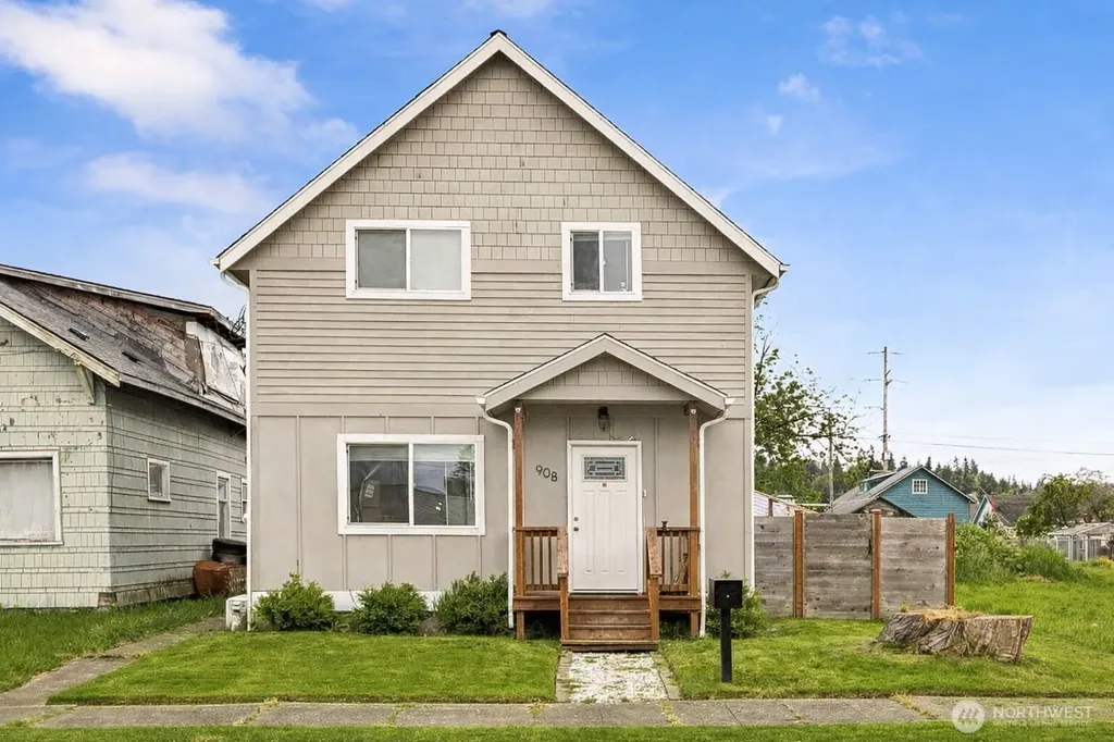 908 E First Street Aberdeen WA 98520