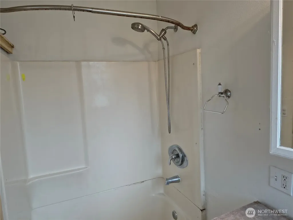 423 E Spruce Street Montesano WA 98563