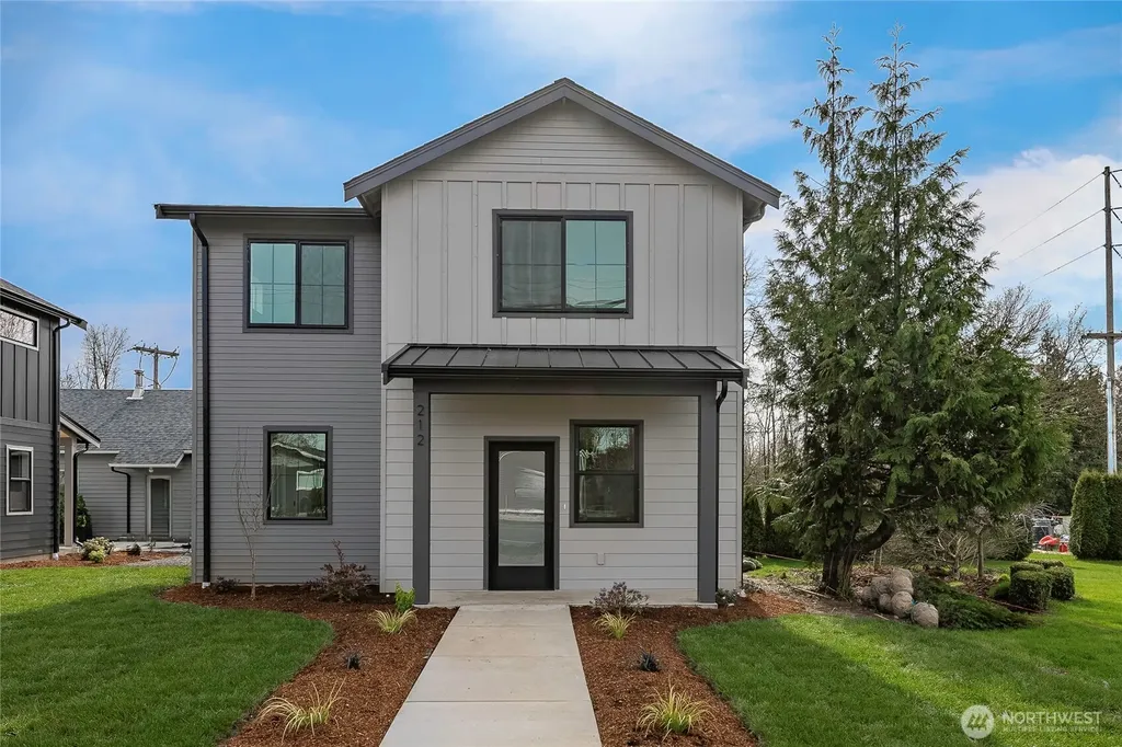 212 E Grover Street Lynden WA 98264