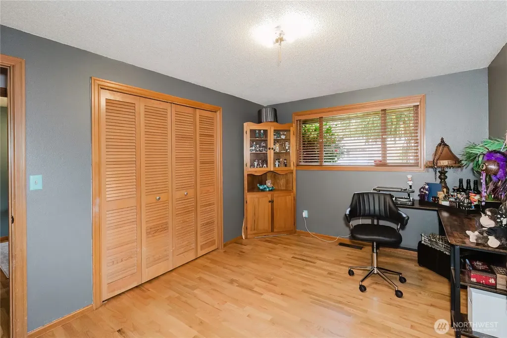 6850 E Grandview Street Tacoma WA 98404
