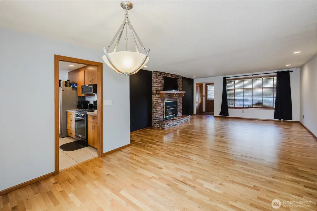 6850 E Grandview Street Tacoma WA 98404