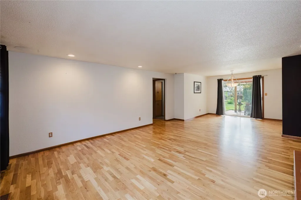 6850 E Grandview Street Tacoma WA 98404