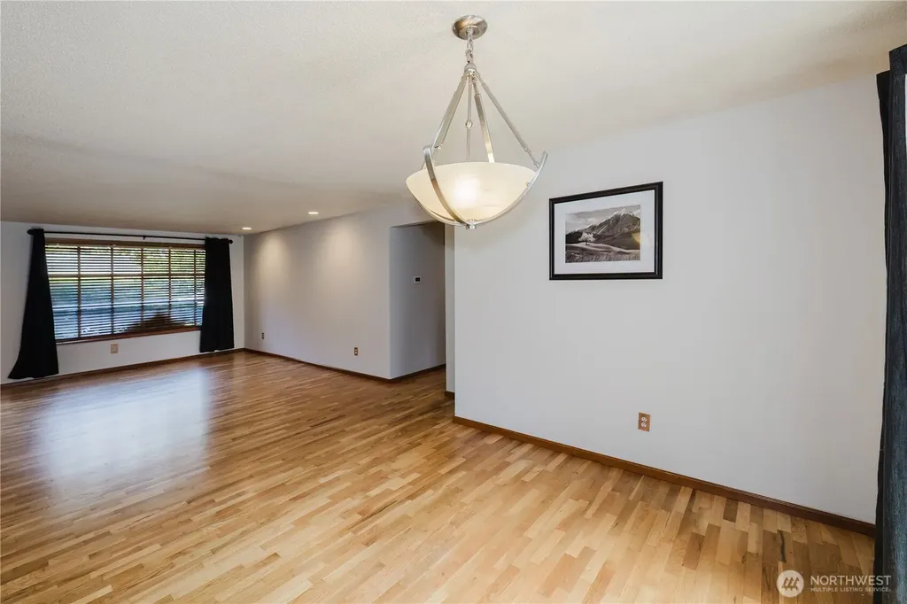 6850 E Grandview Street Tacoma WA 98404