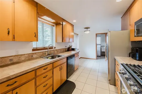 6850 E Grandview Street Tacoma WA 98404