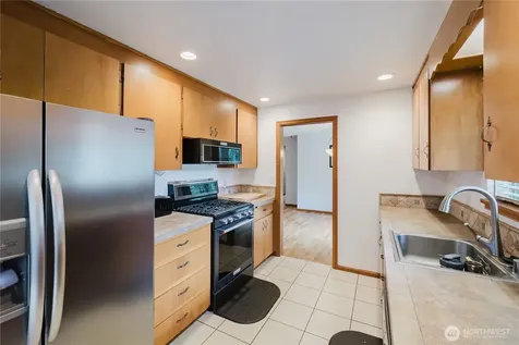 6850 E Grandview Street Tacoma WA 98404