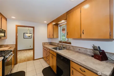 6850 E Grandview Street Tacoma WA 98404