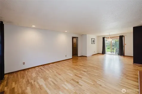 6850 E Grandview Street Tacoma WA 98404