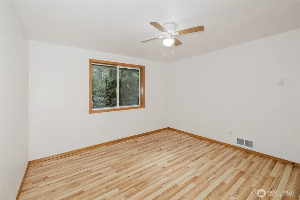 566 E Pointes Drive W Shelton WA 98584