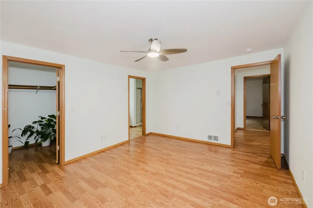 566 E Pointes Drive W Shelton WA 98584
