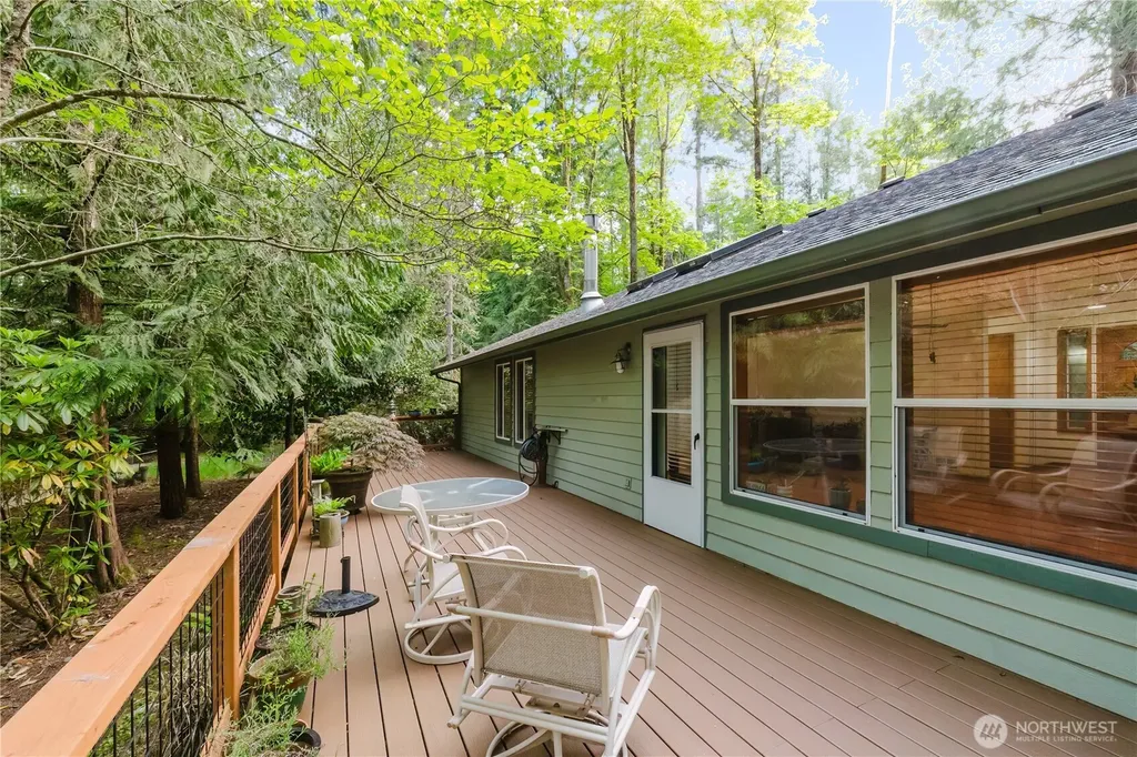566 E Pointes Drive W Shelton WA 98584