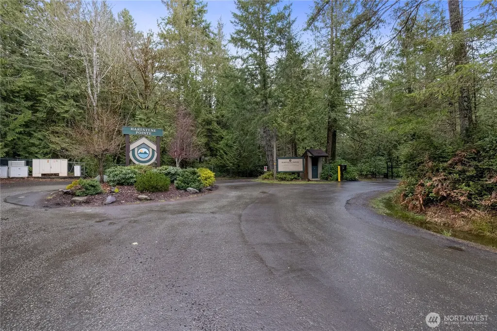 566 E Pointes Drive W Shelton WA 98584