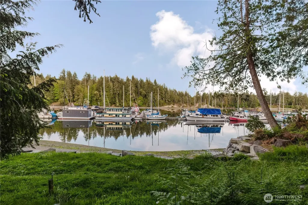 566 E Pointes Drive W Shelton WA 98584