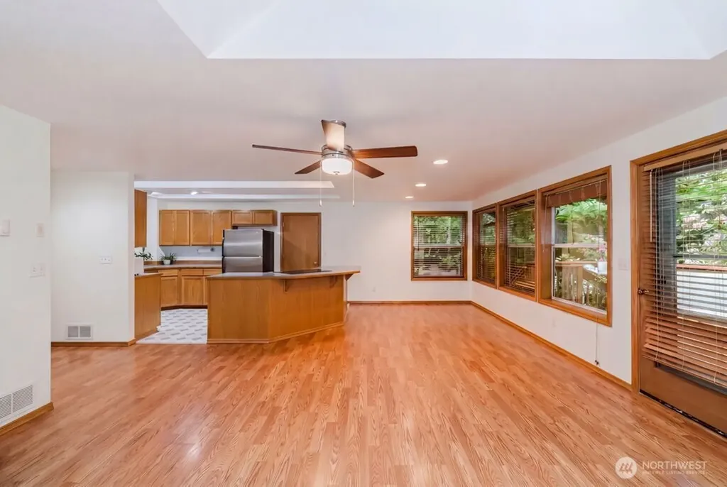 566 E Pointes Drive W Shelton WA 98584