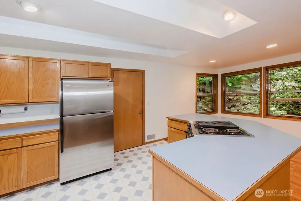 566 E Pointes Drive W Shelton WA 98584