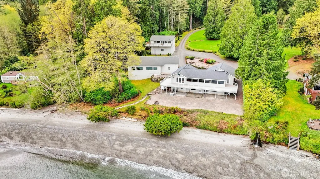 131 S Bay Way Port Ludlow WA 98365