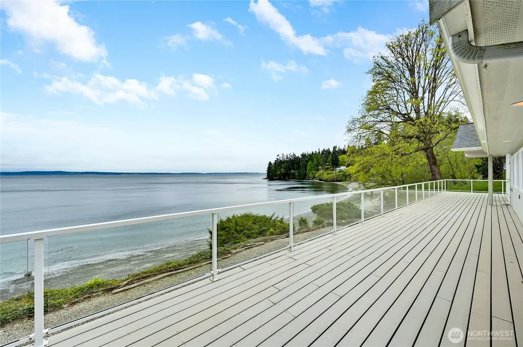 131 S Bay Way Port Ludlow WA 98365