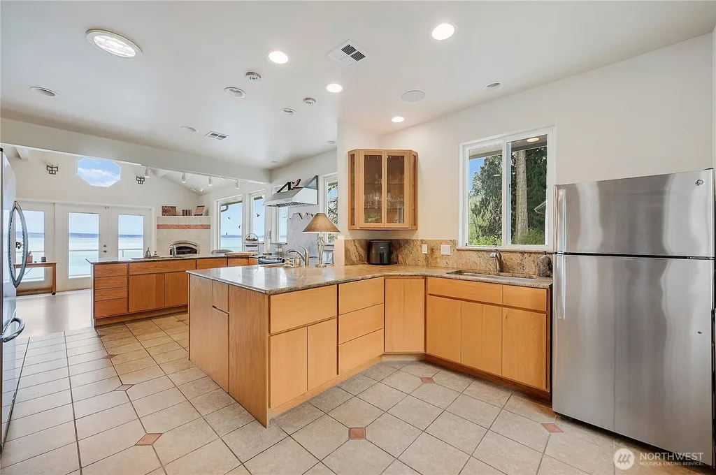131 S Bay Way Port Ludlow WA 98365