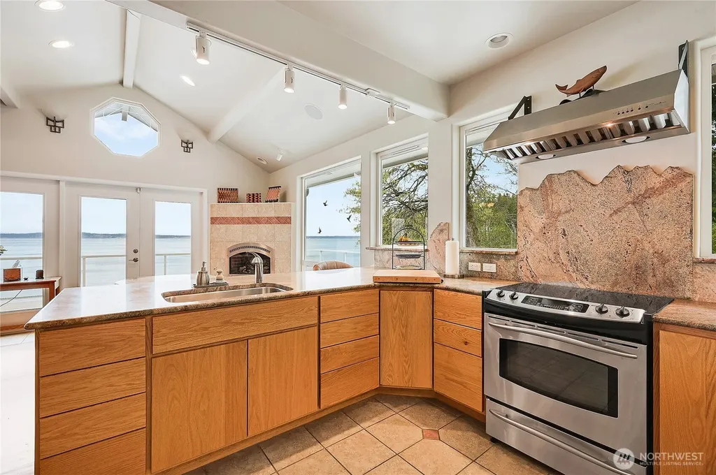 131 S Bay Way Port Ludlow WA 98365