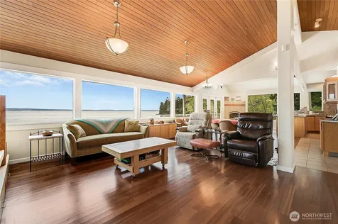 131 S Bay Way Port Ludlow WA 98365