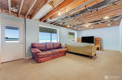 131 S Bay Way Port Ludlow WA 98365