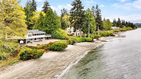 131 S Bay Way Port Ludlow WA 98365