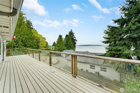 131 S Bay Way Port Ludlow WA 98365
