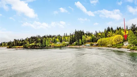 131 S Bay Way Port Ludlow WA 98365