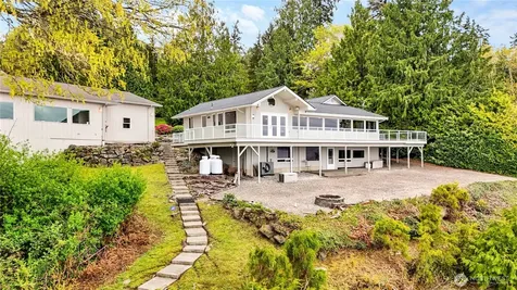 131 S Bay Way Port Ludlow WA 98365
