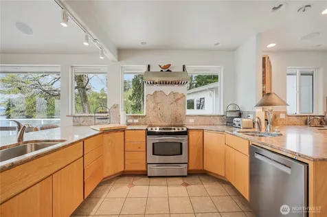 131 S Bay Way Port Ludlow WA 98365