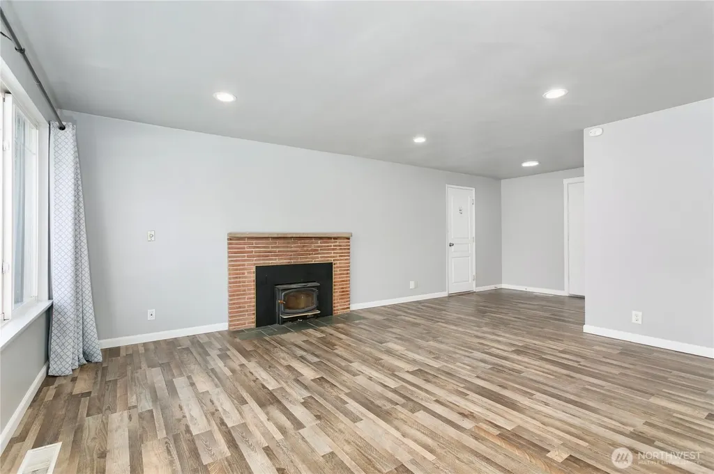 31327 12th Place S Federal Way WA 98003