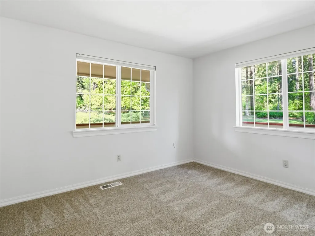 322 Country Estates Drive W Rainier WA 98576