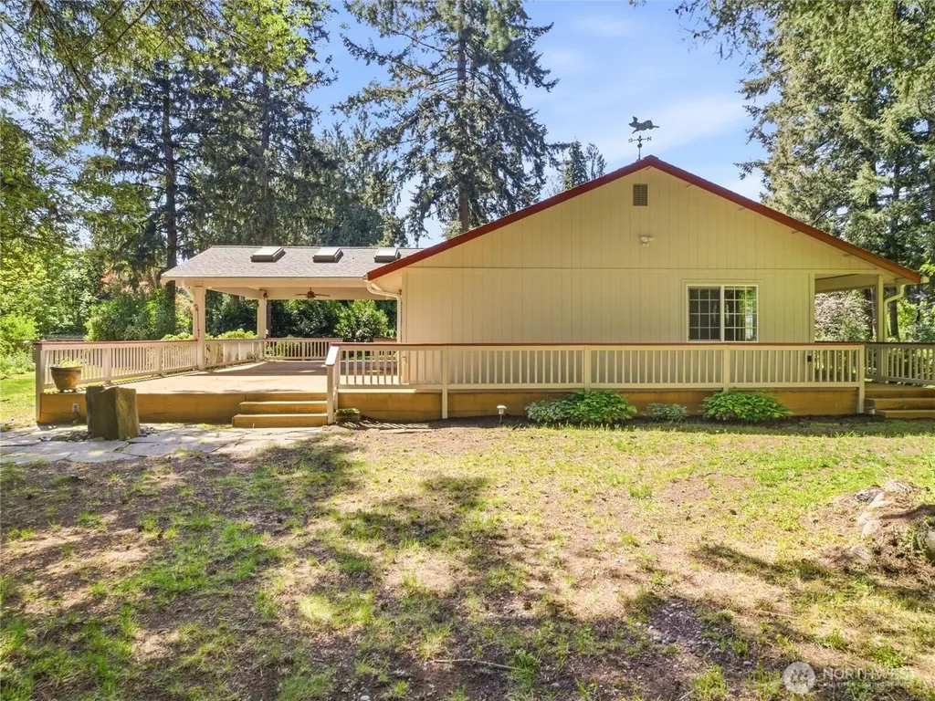 322 Country Estates Drive W Rainier WA 98576