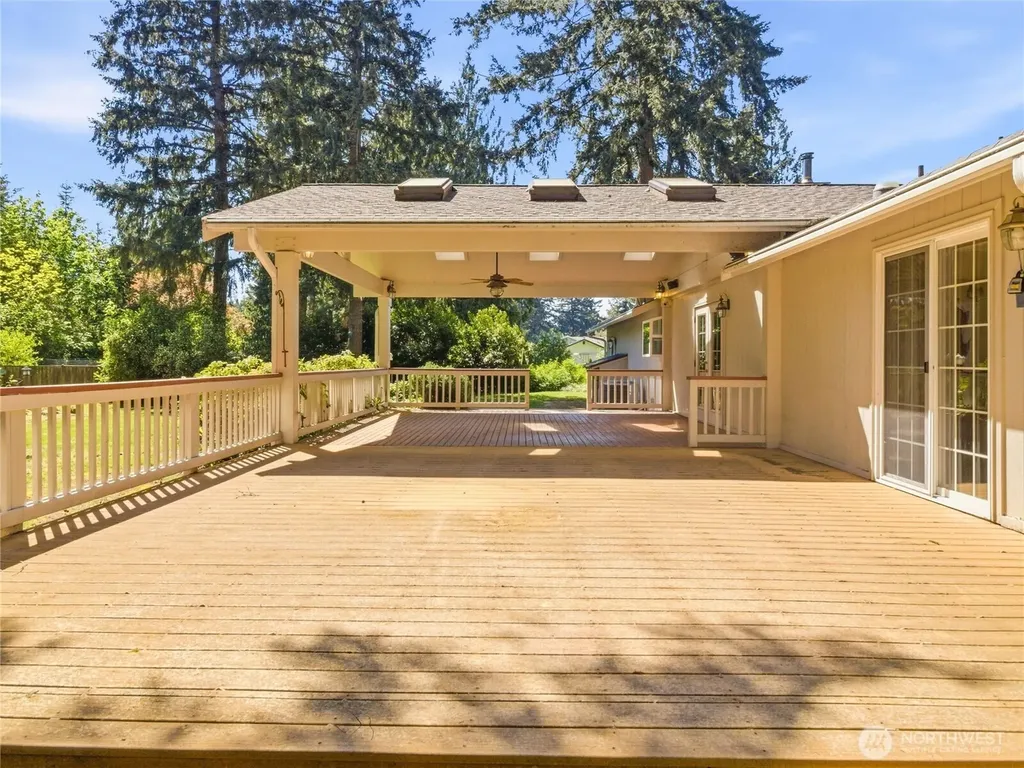 322 Country Estates Drive W Rainier WA 98576