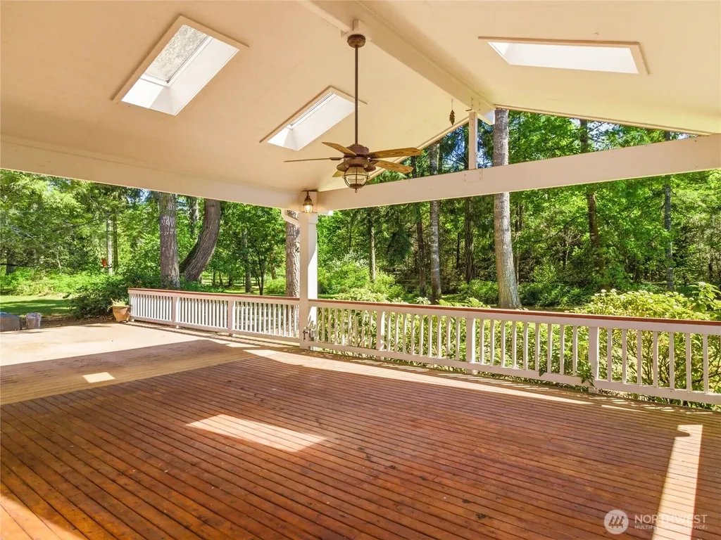 322 Country Estates Drive W Rainier WA 98576