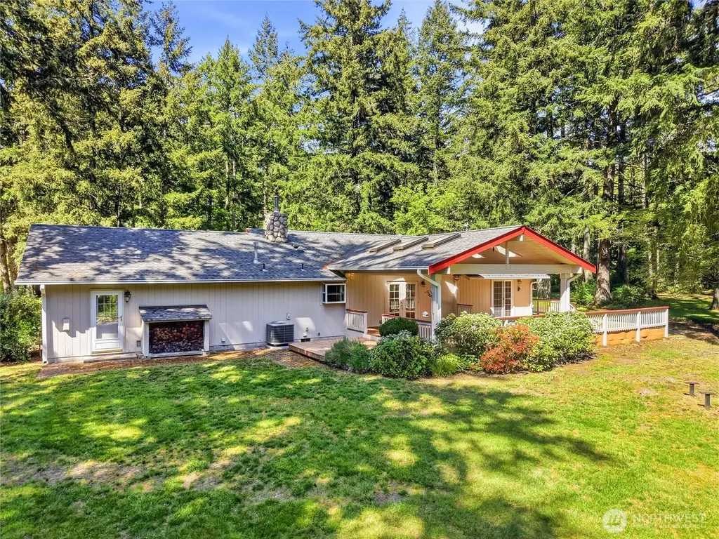 322 Country Estates Drive W Rainier WA 98576